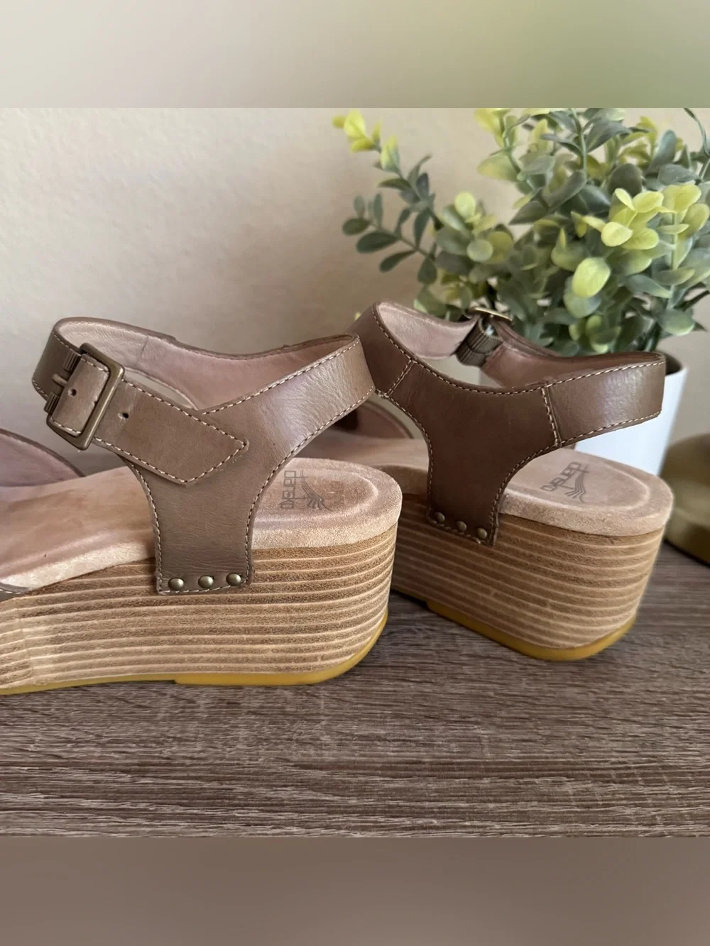 DANSKO | Ta Brown Taupe Leather Platform Sandals with Buckle Size 38 / 7.5